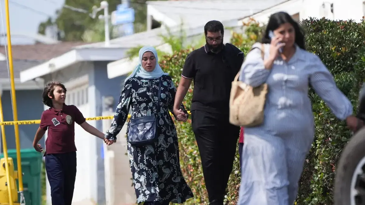 Copii Reeling de la moschee fotografiere Trauma
