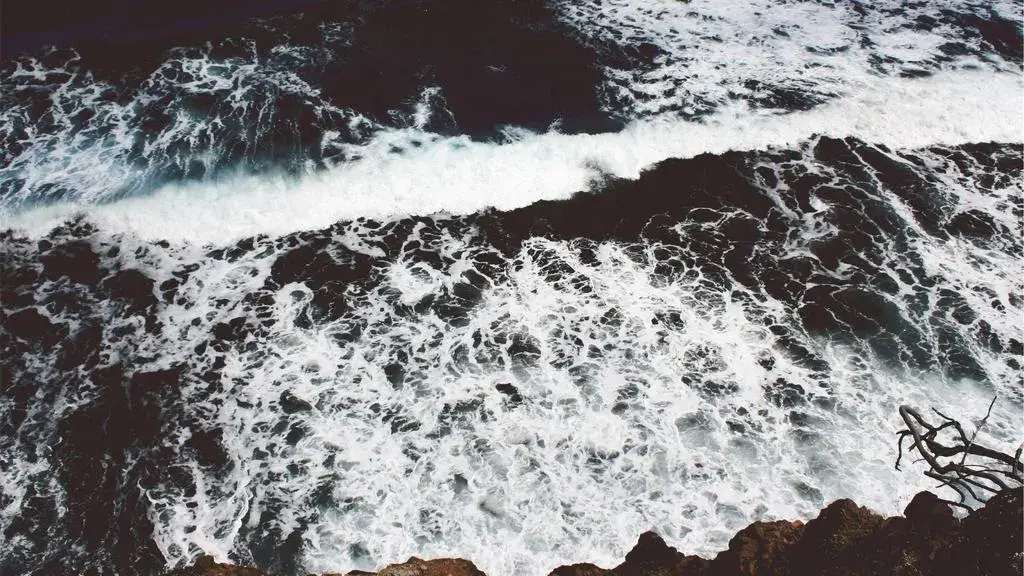 5 moduri simple să-ți protejezi sănătatea mentală în perioadele de stres