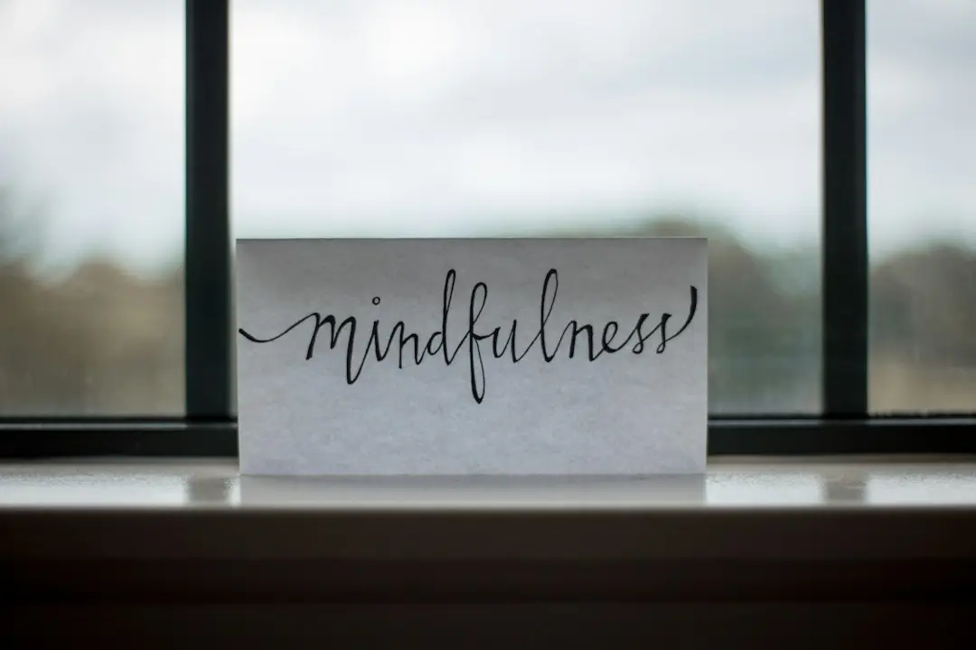 Tehnici de mindfulness adaptate pentru cei care trăiesc cu durere cronica