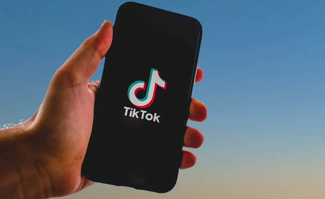 Atenție la sfaturile de sănătate de pe TikTok! Peste jumătate dintre videoclipuri analizate conțin informații