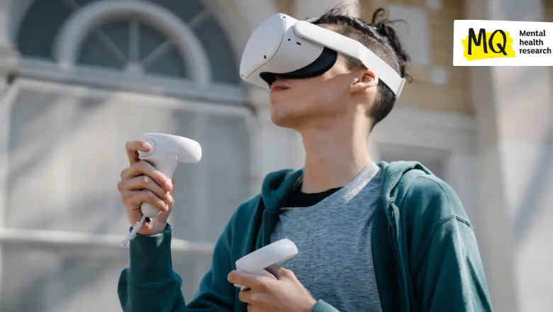 Tratament inovator pentru PTSD: terapie, mers, muzică și realitate virtuală